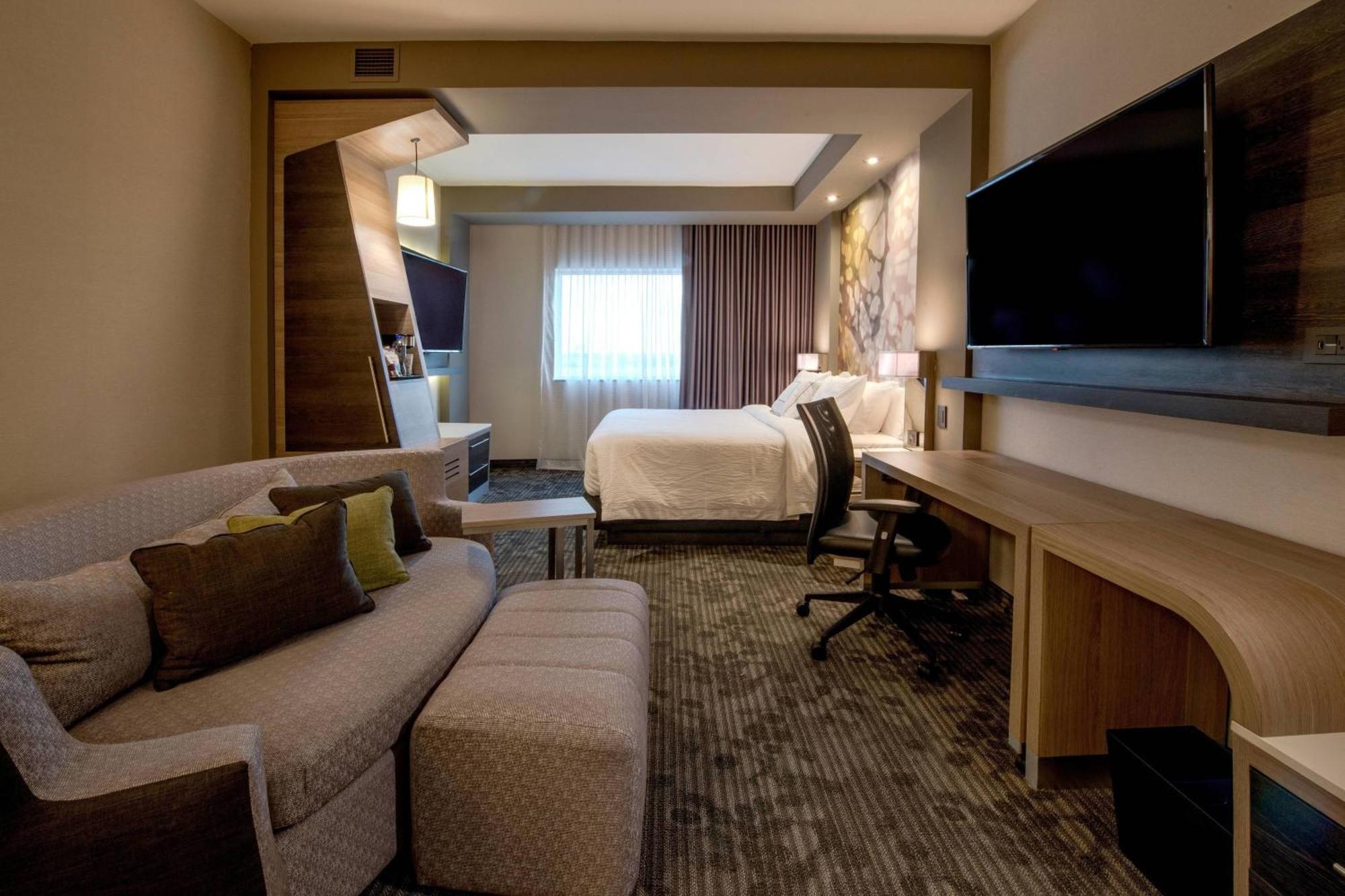 Courtyard By Marriott San Luis Potosi, Los Lagos Екстер'єр фото